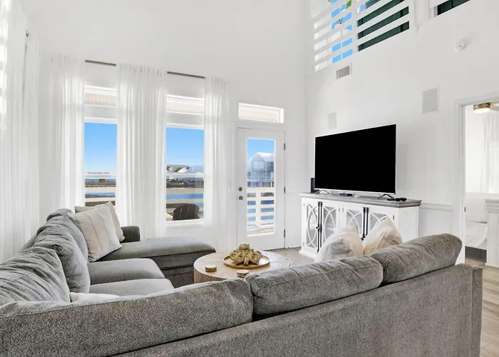 Waterfront House With Access