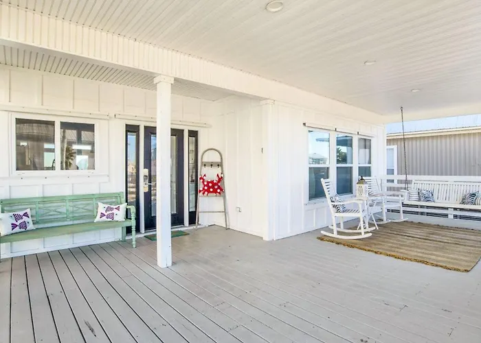 Waterfront House With Access