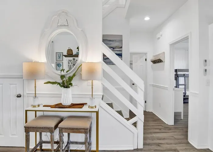 Waterfront House With Access *
